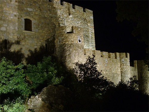  Castillo iluminado
