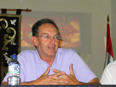 Luis Arencibia en La Adrada durante la presentacion El Discurso del Cuerdo