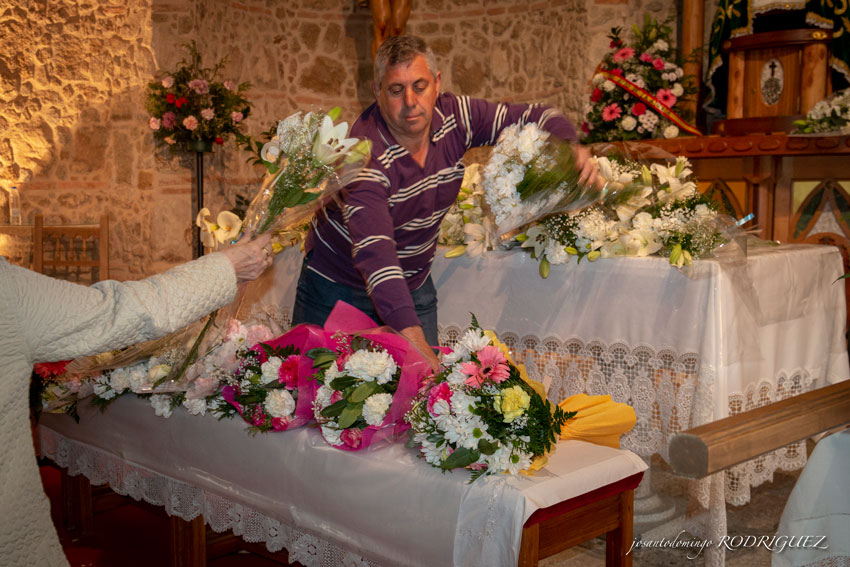 Ofrenda floral a la Virgen de la Yedra