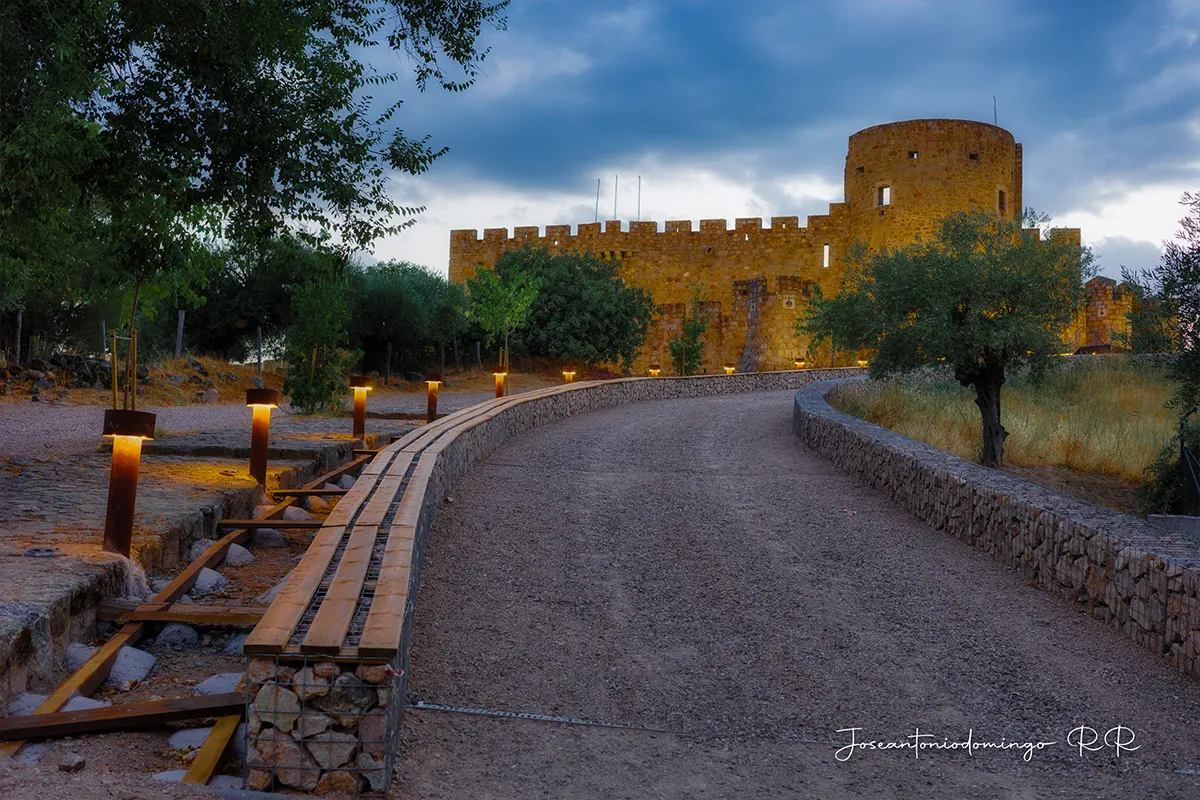 CASTILLO DE LA ADRADA