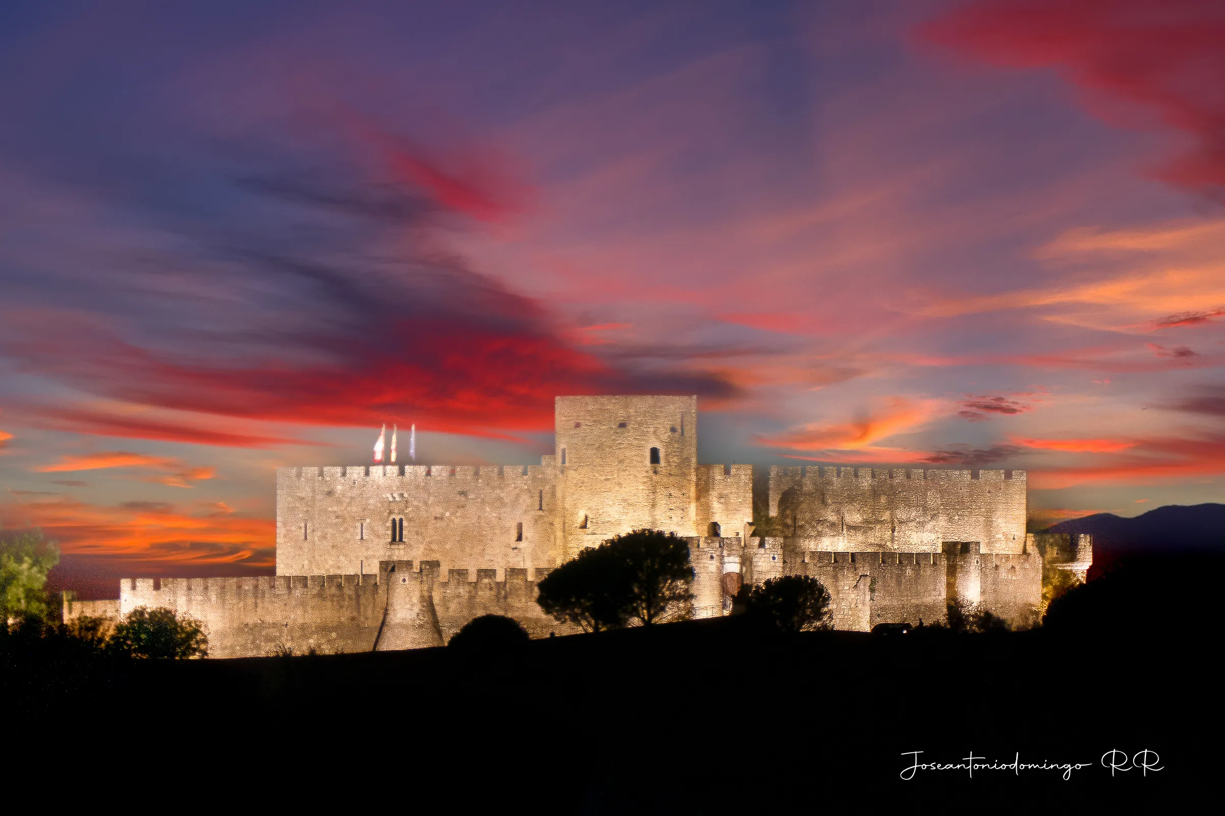CASTILLO