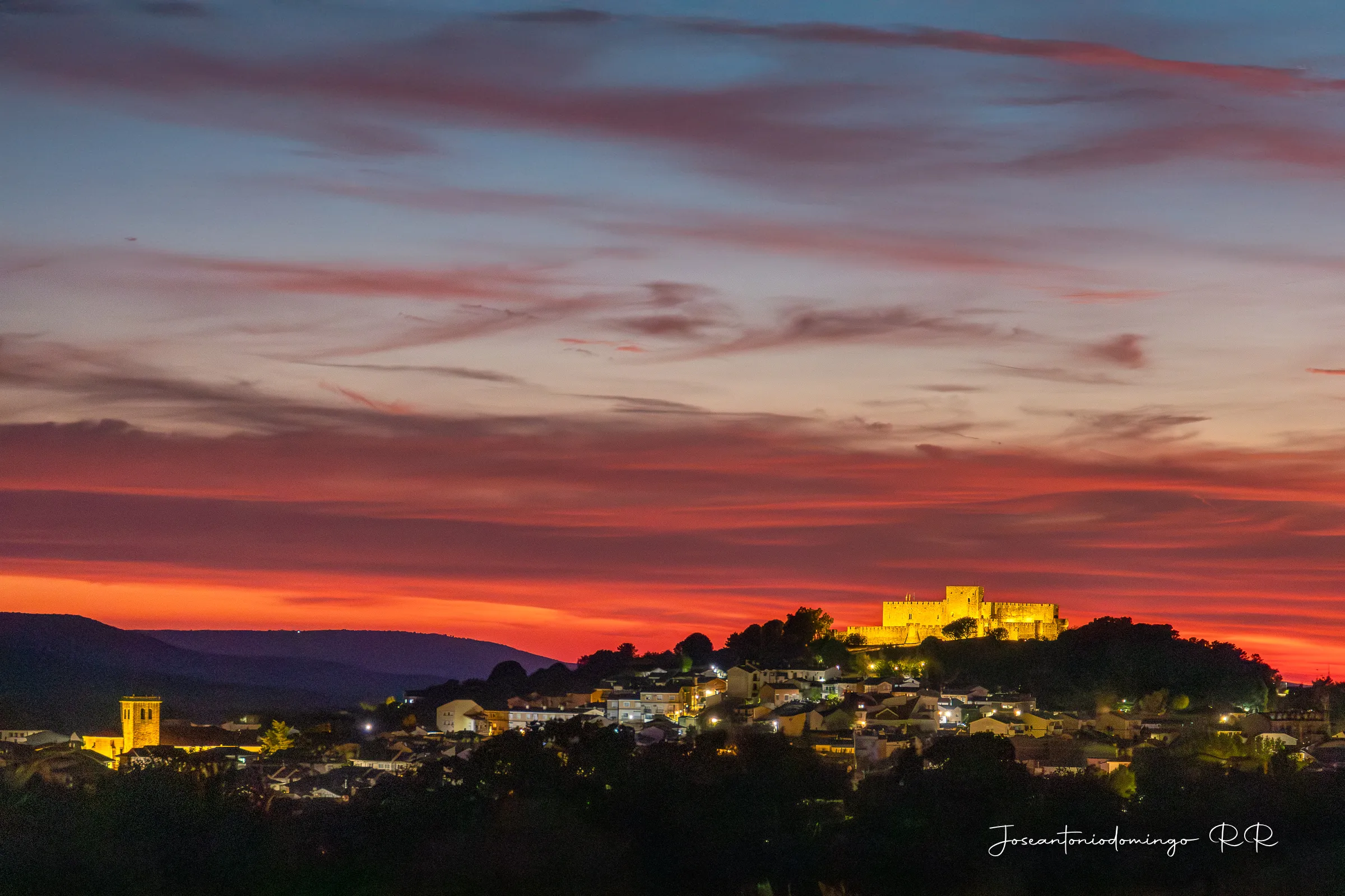 CASTILLO